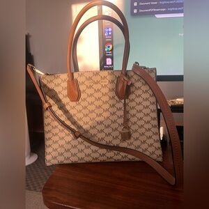 MK tote